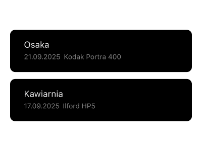 Biblioteka archiwum rolek filmowych wyświetlająca zorganizowane sesje zdjęciowe z nazwami rolek, datami przechwytywania i szczegółami typu filmu dla łatwego odniesienia i przeglądu.
