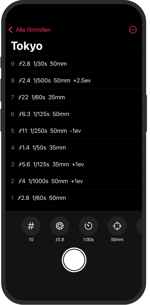 iOS-scherm toont gedetailleerde instellingen (camera, lens, film) voor een filmrolletje