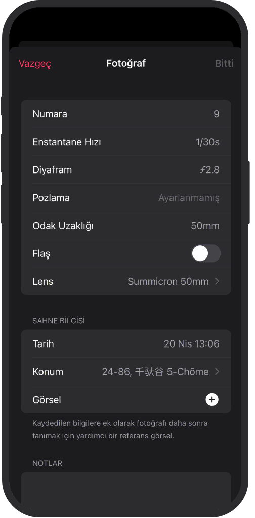 iOS uygulamasında her film görseli için tarih, notlar ve harita ile ayarlar görünümü